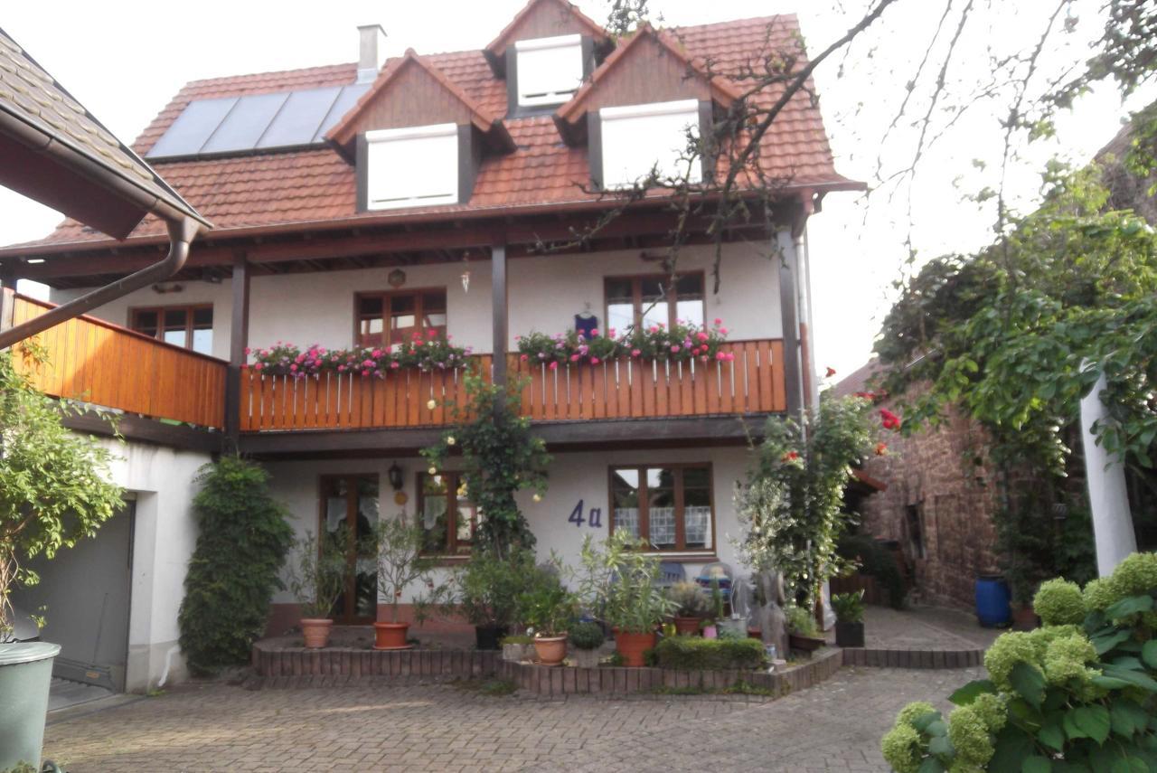 Galerie Ueber Den Gaerten Herbolzheim Exterior foto